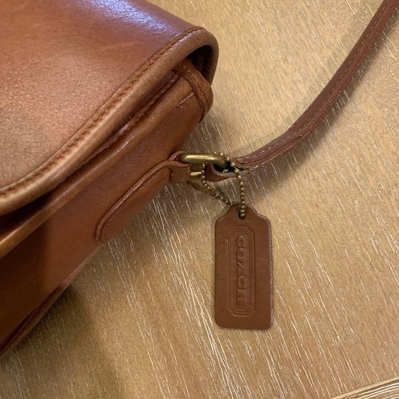 Vintage Coach City Bag in British Tan Made in the United States with hang tag - Picture 10 of 16